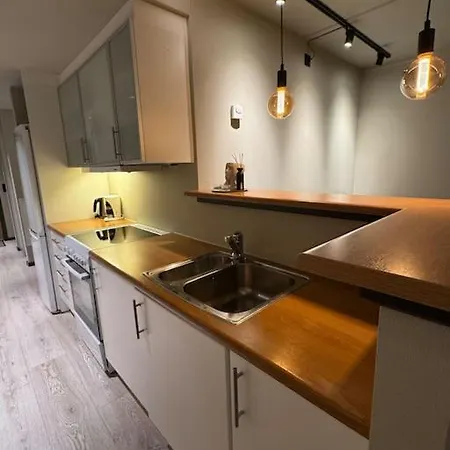 I Apartment *